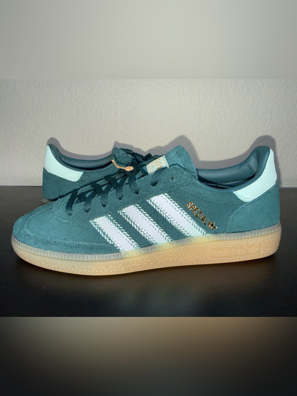 adidas Handball Spezial Women's Sneakers NWT Aurora Ivy Green Size 7